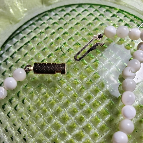 Vintage bead necklace with pendant & clasp - Picture 4 of 6